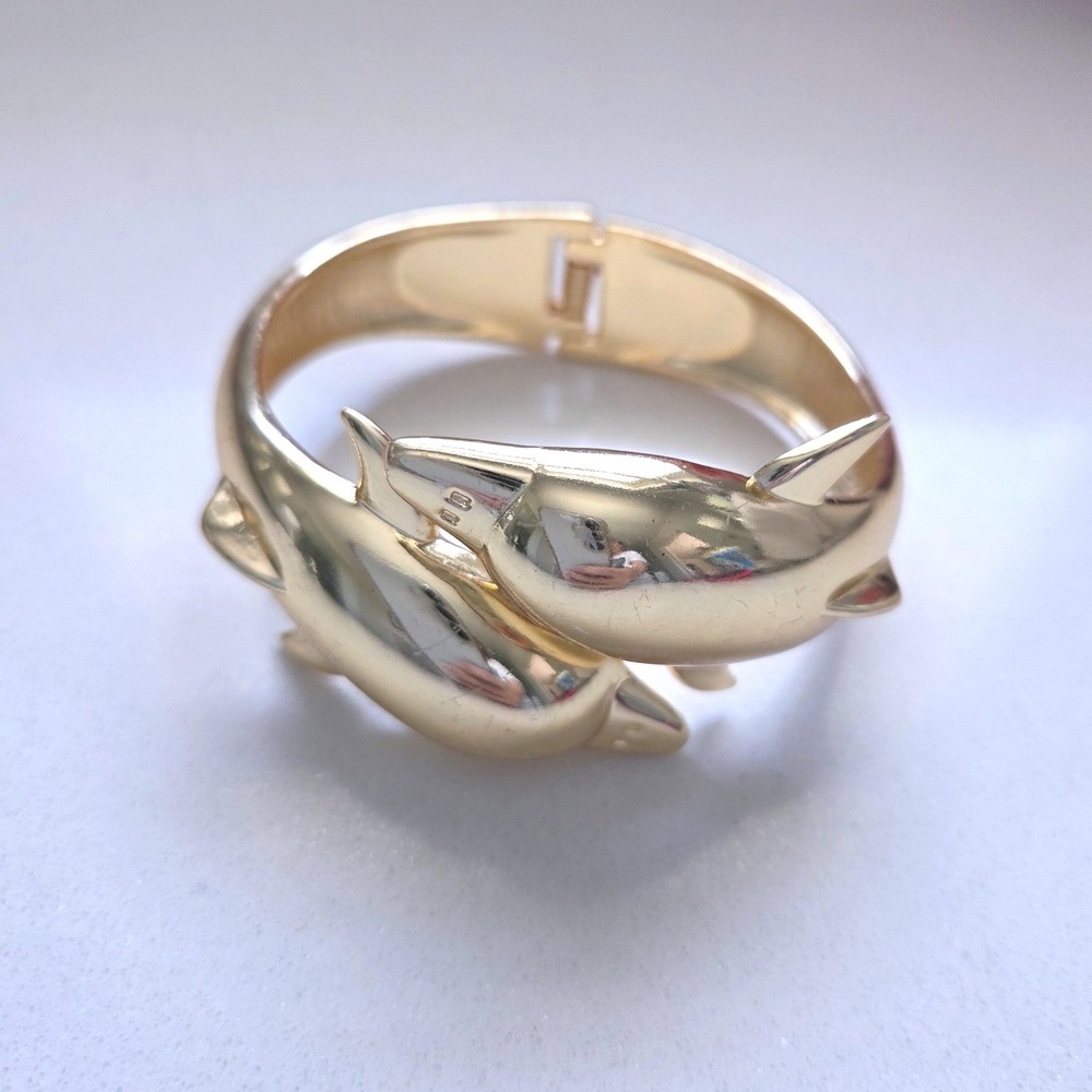 Vintage Gold Tone Double Dolphin Bypass Hinge Bangle Bracelet Coastal Jewelry - Picture 2 of 6